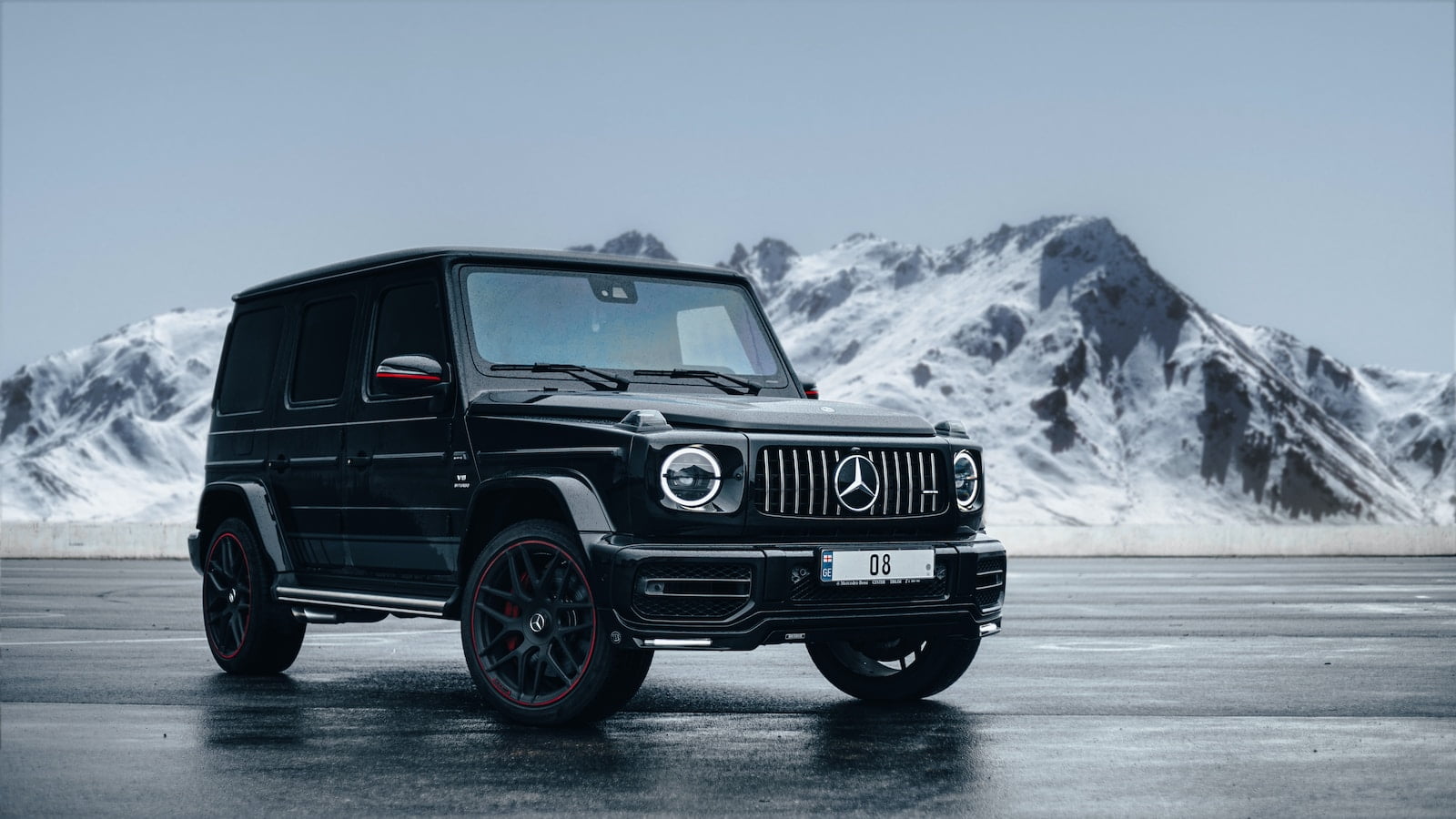 a black mercedes benz g63 bil lyx